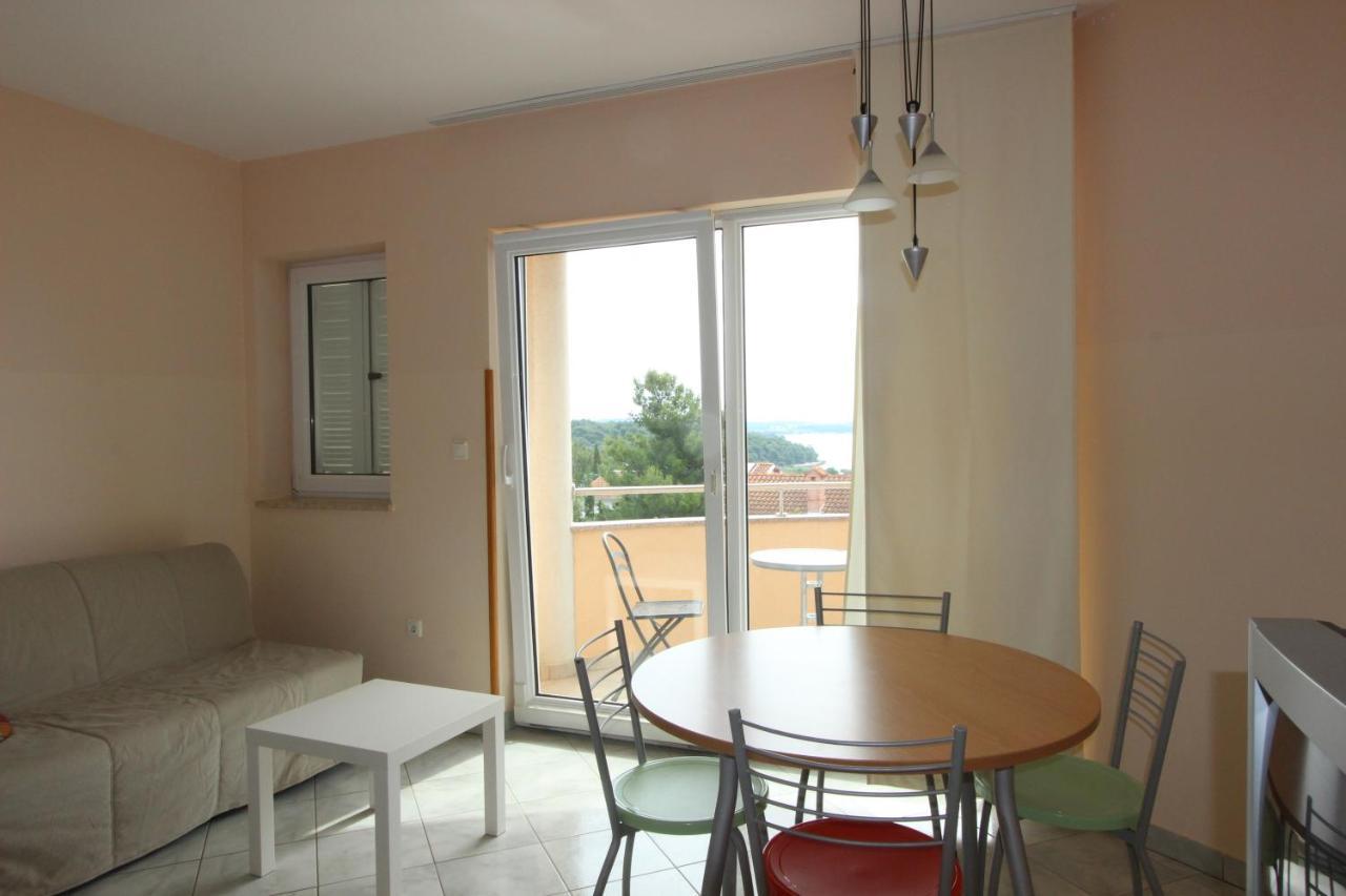 Apartments Miriam Premantura Exterior photo