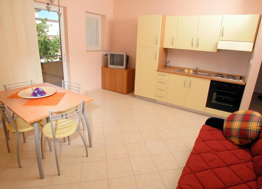 Apartments Miriam Premantura Exterior photo